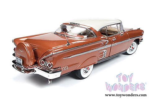 Auto World - American Muscle | Chevrolet&reg; Bel Air&reg; Impala&trade; Hardtop (1958, 1/18 scale diecast model car, Sierra Gold) AMM1164