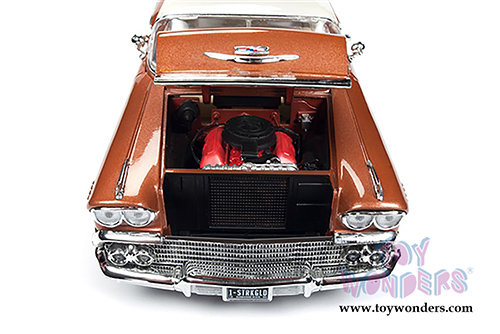 Auto World - American Muscle | Chevrolet&reg; Bel Air&reg; Impala&trade; Hardtop (1958, 1/18 scale diecast model car, Sierra Gold) AMM1164