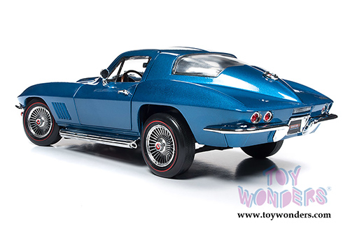 Auto World American Muscle - Chevy&reg; Corvette&reg; Hardtop Muscle Car & Corvette Nationals (MCACN) (1967, 1/18 scale diecast model car, Marina Blue) AMM1176