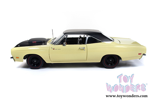 Auto World - American Muscle | Plymouth Road Runner Hardtop Class of '69 50th Anniversary (1969, 1/18 scale diecast model car, Sunfire Yellow/Black) AMM1179