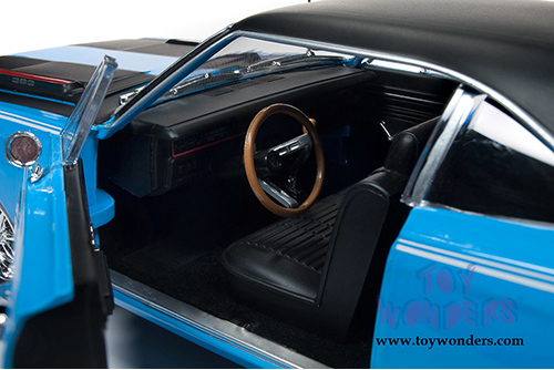 Auto World - American Muscle | Plymouth Road Runner Hardtop Class of '69 50th Anniversary (1969, 1/18 scale diecast model car, Petty Blue w/Black) AMM1184