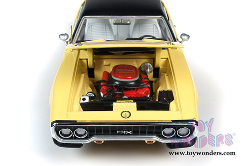 Auto World - American Muscle - Plymouth GTX Hardtop Muscle Car & Corvette Nationals (MCACN) (1971, 1/18 scale diecast model car, Lemon Twist) AMM1186