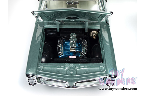 Auto World American Muscle - Hemmings Motor News | Pontiac&reg; GTO&trade; Magazine Cover Car (August 2016) (1966, 1/18 scale diecast model car, Palmetto Green) AMM1192