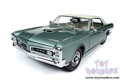 Auto World American Muscle - Hemmings Motor News | Pontiac&reg; GTO&trade; Magazine Cover Car (August 2016) (1966, 1/18 scale diecast model car, Palmetto Green) AMM1192