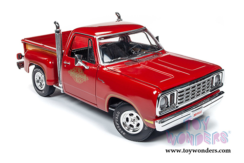 Auto World American Muscle - Hemmings Muscle Machines | Dodge Adventurer 150 Pickup Truck - Li'l Red Express Truck (1978, 1/18 scale diecast model car, Red) AMM1194