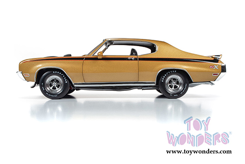 Auto World American Muscle - Buick® GSX™ Hardtop Muscle Car & Corvette Nationals (MCACN) (1971, 1/18 scale diecast model car, Cortez Gold) AMM1198
