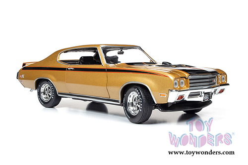 Auto World American Muscle - Buick® GSX™ Hardtop Muscle Car & Corvette Nationals (MCACN) (1971, 1/18 scale diecast model car, Cortez Gold) AMM1198