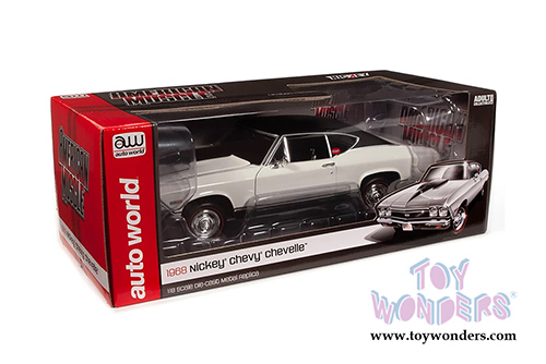 Auto World American Muscle - Chevrolet&reg; Nickey&reg; Chevelle&reg; Hardtop (1968, 1/18 scale diecast model car, Ermine White/Black) AMM1201