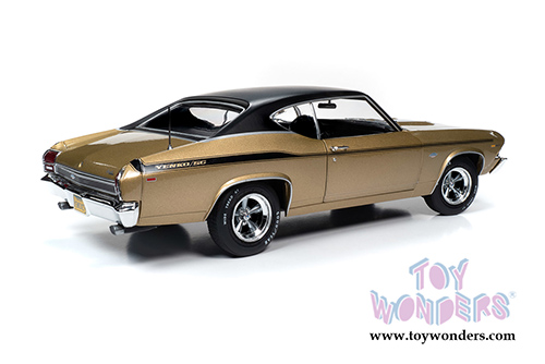 Auto World American Muscle - Yenko&reg; Chevy&reg; Chevelle&reg; Hardtop  (1969, 1/18 scale diecast model car, Olympic Gold) AMM1206
