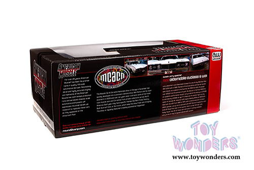 Auto World - American Muscle - Oldsmobile Cutlass S W31 Hardtop Muscle Car & Corvette Nationals (MCACN) (1968, 1/18 scale diecast model car, White) AMM1208