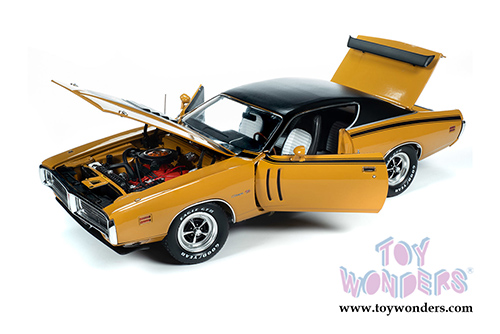 Auto World - American Muscle Dodge Charger R/T Hardtop Muscle Car & Corvette Nationals (MCACN) (1971, 1/18 scale diecast model car, Butterscotch Orange/Black) AMM1210