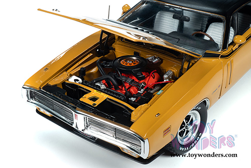 Auto World - American Muscle Dodge Charger R/T Hardtop Muscle Car & Corvette Nationals (MCACN) (1971, 1/18 scale diecast model car, Butterscotch Orange/Black) AMM1210