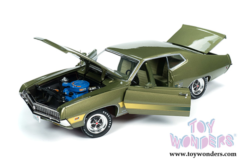 Auto World - American Muscle - Ford Torino GT Hardtop Class of '70 50th Anniversary (1970, 1/18 scale diecast model car, Medium Ivy Green Metallic) AMM1211