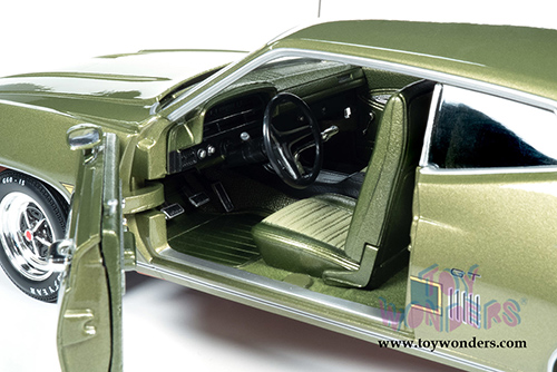 Auto World - American Muscle - Ford Torino GT Hardtop Class of '70 50th Anniversary (1970, 1/18 scale diecast model car, Medium Ivy Green Metallic) AMM1211