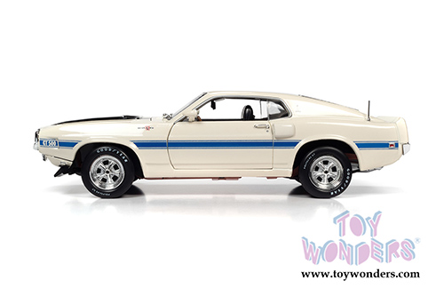 Auto World - American Muscle | Shelby GT-500® Class of '70 50th Anniversary (1970, 1/18 scale diecast model car, Wimbledon White) AMM1229