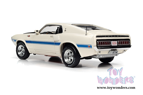 Auto World - American Muscle | Shelby GT-500® Class of '70 50th Anniversary (1970, 1/18 scale diecast model car, Wimbledon White) AMM1229