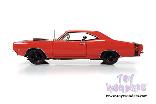 Auto World American Muscle - Dodge Super Bee Hardtop Muscle Car & Corvette Nationals (MCACN) (1969.5, 1/18 scale diecast model car, R4 Red) AMM1231