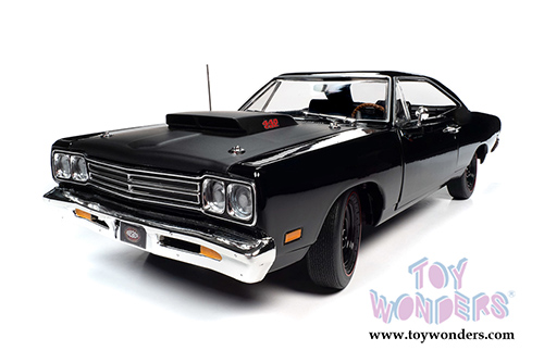 Auto World - American Muscle - Plymouth Road Runner Hardtop Muscle Car & Corvette Nationals (MCACN) (1969.5, 1/18 scale diecast model car, Black Velvet) AMM1232
