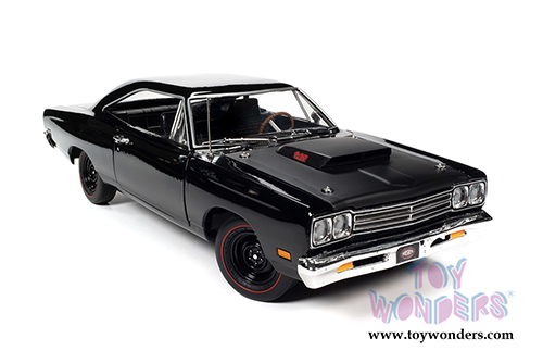 Auto World - American Muscle - Plymouth Road Runner Hardtop Muscle Car & Corvette Nationals (MCACN) (1969.5, 1/18 scale diecast model car, Black Velvet) AMM1232