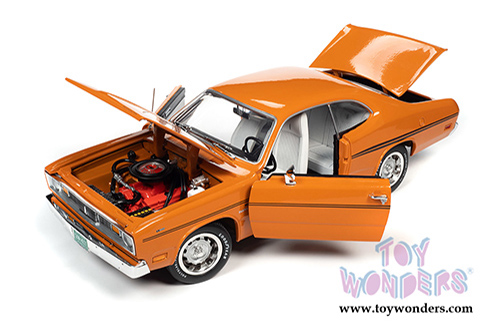 Auto World - American Muscle | Plymouth Duster 340 Hardtop Class of '70 50th Anniversary (1970, 1/18 scale diecast model car, Vitamin C Orange) AMM1239
