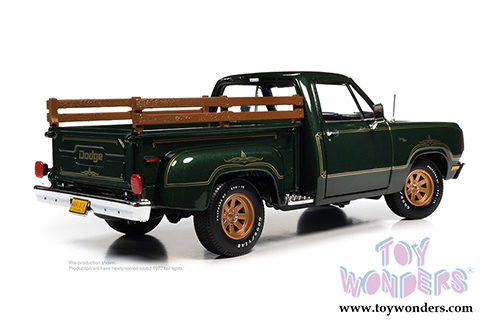 Auto World American Muscle - Dodge Warlock 150 Custom Stepside Pickup Truck (1977, 1/18 scale diecast model car, Medium Green Sunfire/Gold) AMM1243
