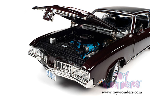 Auto World - American Muscle | Oldsmobile&reg; Cutlass SX Hardtop Class of '70 50th Anniversary (1970, 1/18 scale diecast model car, Burgundy Mist) AMM1245