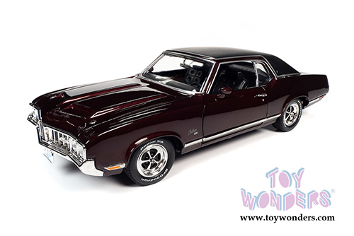 Auto World - American Muscle | Oldsmobile&reg; Cutlass SX Hardtop Class of '70 50th Anniversary (1970, 1/18 scale diecast model car, Burgundy Mist) AMM1245