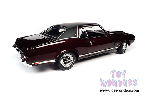 Auto World - American Muscle | Oldsmobile&reg; Cutlass SX Hardtop Class of '70 50th Anniversary (1970, 1/18 scale diecast model car, Burgundy Mist) AMM1245