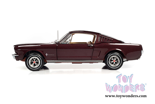Auto World - American Muscle 30th Anniversary | Ford Mustang 2+2 Hardtop (1965, 1/18 scale diecast model car, Vintage Burgundy) AMM1248