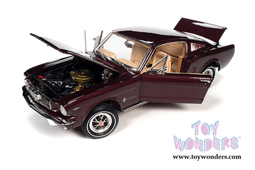 Auto World - American Muscle 30th Anniversary | Ford Mustang 2+2 Hardtop (1965, 1/18 scale diecast model car, Vintage Burgundy) AMM1248