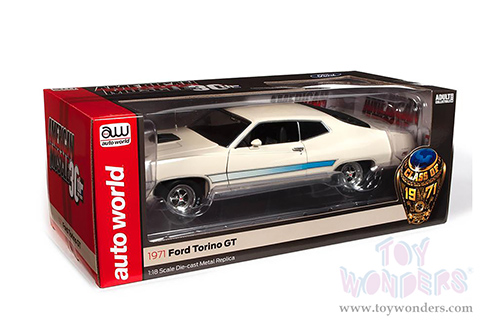 Auto World - American Muscle 30th Anniversary | Ford Torino Cobra Class of '71 (1971, 1/18 scale diecast model car, Wimbledon White) AMM1256