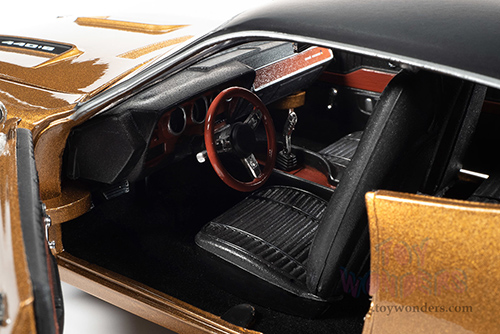 Auto World - American Muscle 30th Anniversary | Plymouth Road Runner Hardtop Class of '71 (1971, 1/18 scale diecast model car, GY8 Gold Leaf Metallic) AMM1258