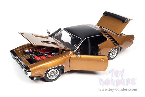 Auto World - American Muscle 30th Anniversary | Plymouth Road Runner Hardtop Class of '71 (1971, 1/18 scale diecast model car, GY8 Gold Leaf Metallic) AMM1258