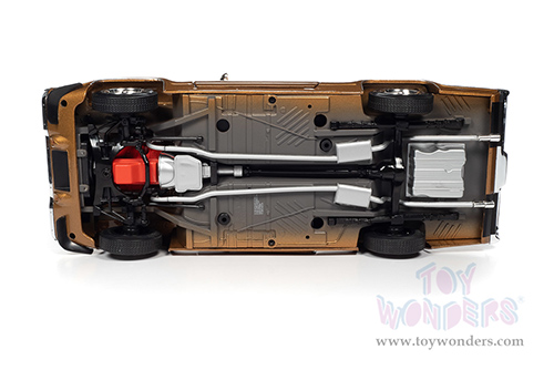 Auto World - American Muscle 30th Anniversary | Plymouth Road Runner Hardtop Class of '71 (1971, 1/18 scale diecast model car, GY8 Gold Leaf Metallic) AMM1258