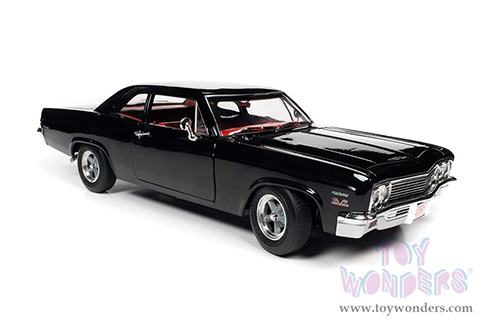 Auto World - American Muscle 30th Anniversary | Nickey&reg; Chevrolet&reg; Biscayne Coupe (1966, 1/18 scale diecast model car, Tuxedo Black) AMM1259