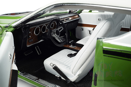 Auto World - American Muscle 30th Anniversary | Dodge Charger Super Bee Class of '71 (1971, 1/18 scale diecast model car, FJ6 Green Go) AMM1260