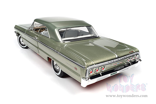 Auto World - American Muscle 30th Anniversary | Chevy&reg; Impala&trade; SS&trade; 409 Hardtop (1964, 1/18 scale diecast model car, Meadow Green) AMM1264