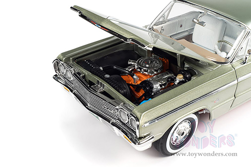 Auto World - American Muscle 30th Anniversary | Chevy&reg; Impala&trade; SS&trade; 409 Hardtop (1964, 1/18 scale diecast model car, Meadow Green) AMM1264