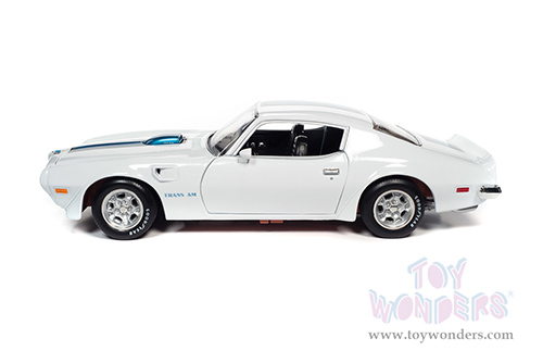 Auto World - American Muscle 30th Anniversary | Pontiac&reg; Firebird&reg; T/A Trans Am Class of '71 (1971, 1/18 scale diecast model car, Cameo White) AMM1267