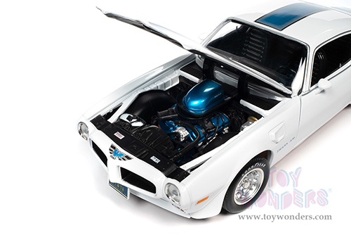 Auto World - American Muscle 30th Anniversary | Pontiac&reg; Firebird&reg; T/A Trans Am Class of '71 (1971, 1/18 scale diecast model car, Cameo White) AMM1267