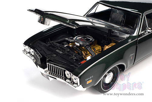 Auto World American Muscle - Oldsmobile&reg; Cutlass SW-31 Post Coupe Muscle Car & Corvette Nationals (MCACN) (1969, 1/18 scale diecast model car, Glade Green/Black) AMM1271