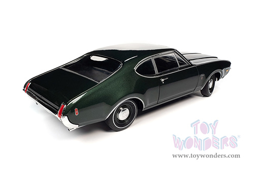 Auto World American Muscle - Oldsmobile&reg; Cutlass SW-31 Post Coupe Muscle Car & Corvette Nationals (MCACN) (1969, 1/18 scale diecast model car, Glade Green/Black) AMM1271