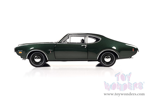 Auto World American Muscle - Oldsmobile&reg; Cutlass SW-31 Post Coupe Muscle Car & Corvette Nationals (MCACN) (1969, 1/18 scale diecast model car, Glade Green/Black) AMM1271