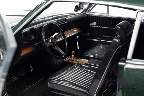 Auto World American Muscle - Oldsmobile&reg; Cutlass SW-31 Post Coupe Muscle Car & Corvette Nationals (MCACN) (1969, 1/18 scale diecast model car, Glade Green/Black) AMM1271