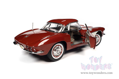 Auto World American Muscle - Chevrolet&reg; Corvette&reg; Convertible (1961, 1/18 scale diecast model car, Honduras Maroon/Ermine White Cove) AMM1281