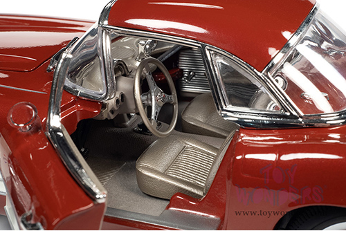 Auto World American Muscle - Chevrolet&reg; Corvette&reg; Convertible (1961, 1/18 scale diecast model car, Honduras Maroon/Ermine White Cove) AMM1281