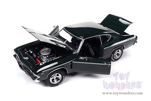 Auto World - American Muscle | Yenko&reg; Chevrolet&reg; Chevelle&trade; Hardtop (1969, 1/18 scale diecast model car, Fathom Green with white stripes) AMM1283
