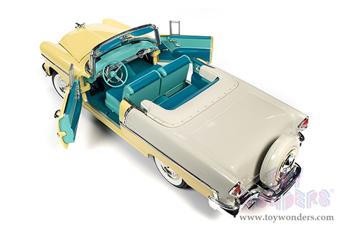 Auto World - American Muscle | Chevrolet® Bel Air® Convertible (1955, 1/18 scale diecast model car, Harvest Gold/India Ivory) AMM1285