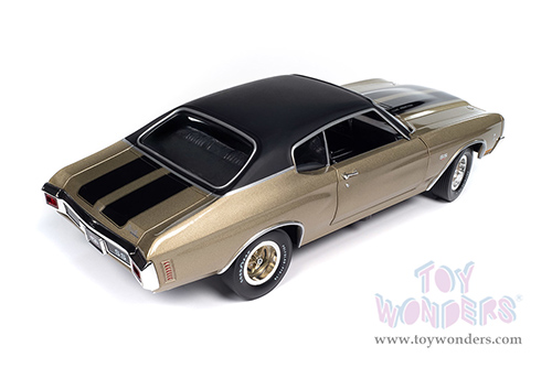 Auto World American Muscle - Chevrolet® Chevelle® SS™ Muscle Car & Corvette Nationals (MCACN) (1970, 1/18 scale diecast model car, Tricentennial Gold) AMM1332