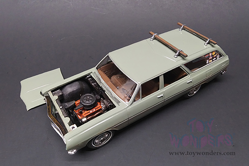 AMT - Model Kit | Chevrolet® Chevelle® Surf Wagon 4-In-1 (1965, 1/25 scale Plastic model Kit) AMT1131/12 MAP: $27.99